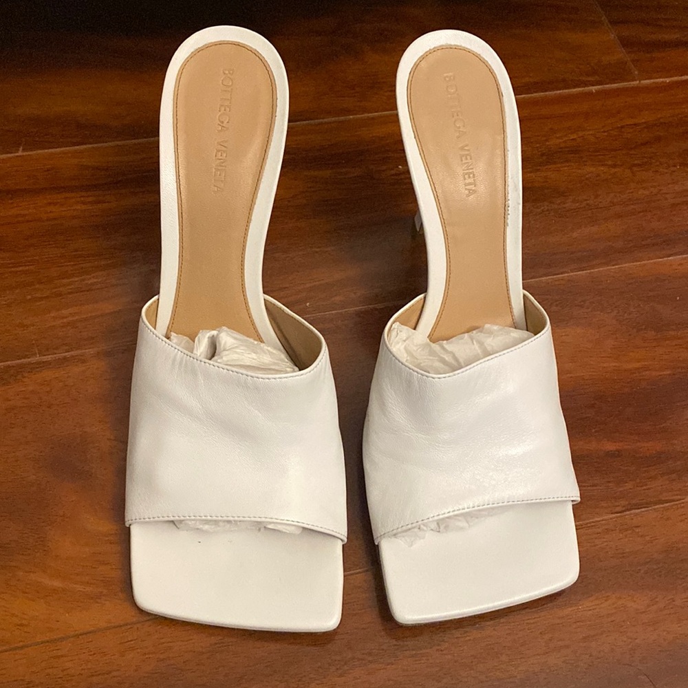 Bottegga Veneteta 100 authentic heeled white sandals